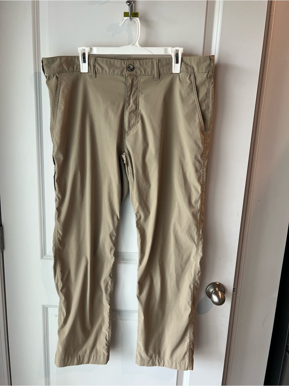 Eddie Bauer Men's Travex Flat-Front Pants. 38 x 30